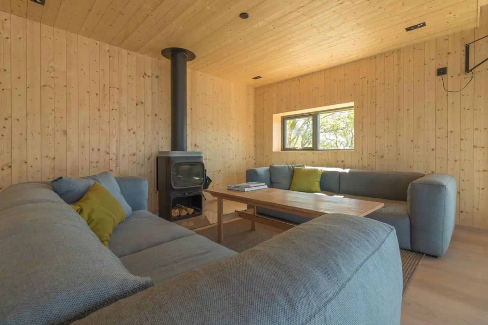 Minkfarmen, Spacious Seaside Cabin With Scenic View Ramberg Luaran gambar