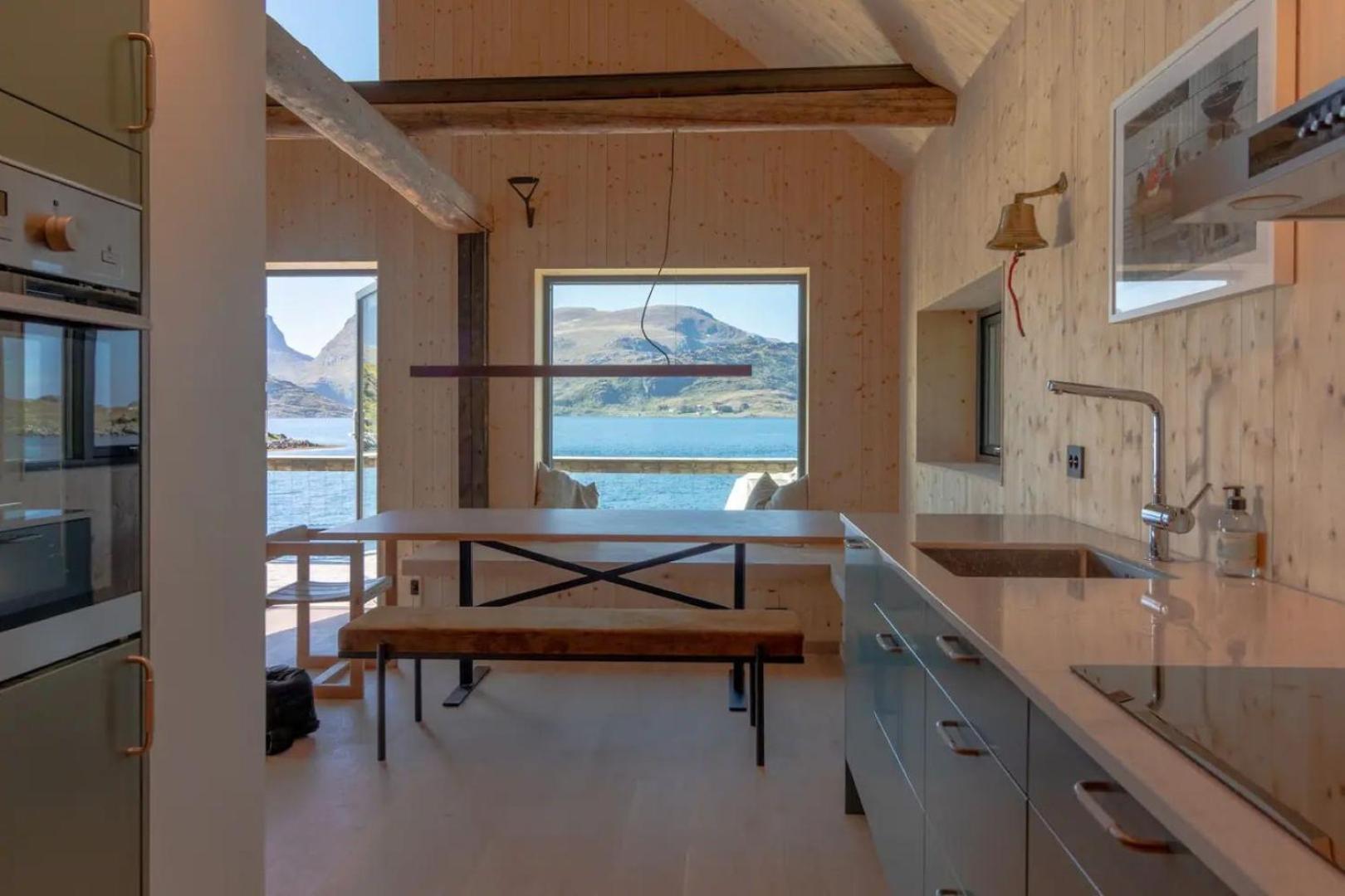 Minkfarmen, Spacious Seaside Cabin With Scenic View Ramberg Luaran gambar