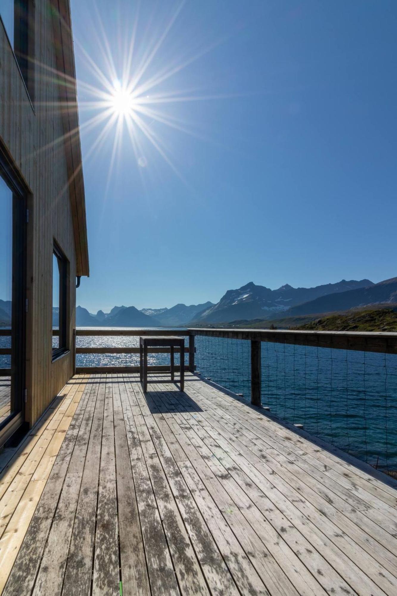 Minkfarmen, Spacious Seaside Cabin With Scenic View Ramberg Luaran gambar
